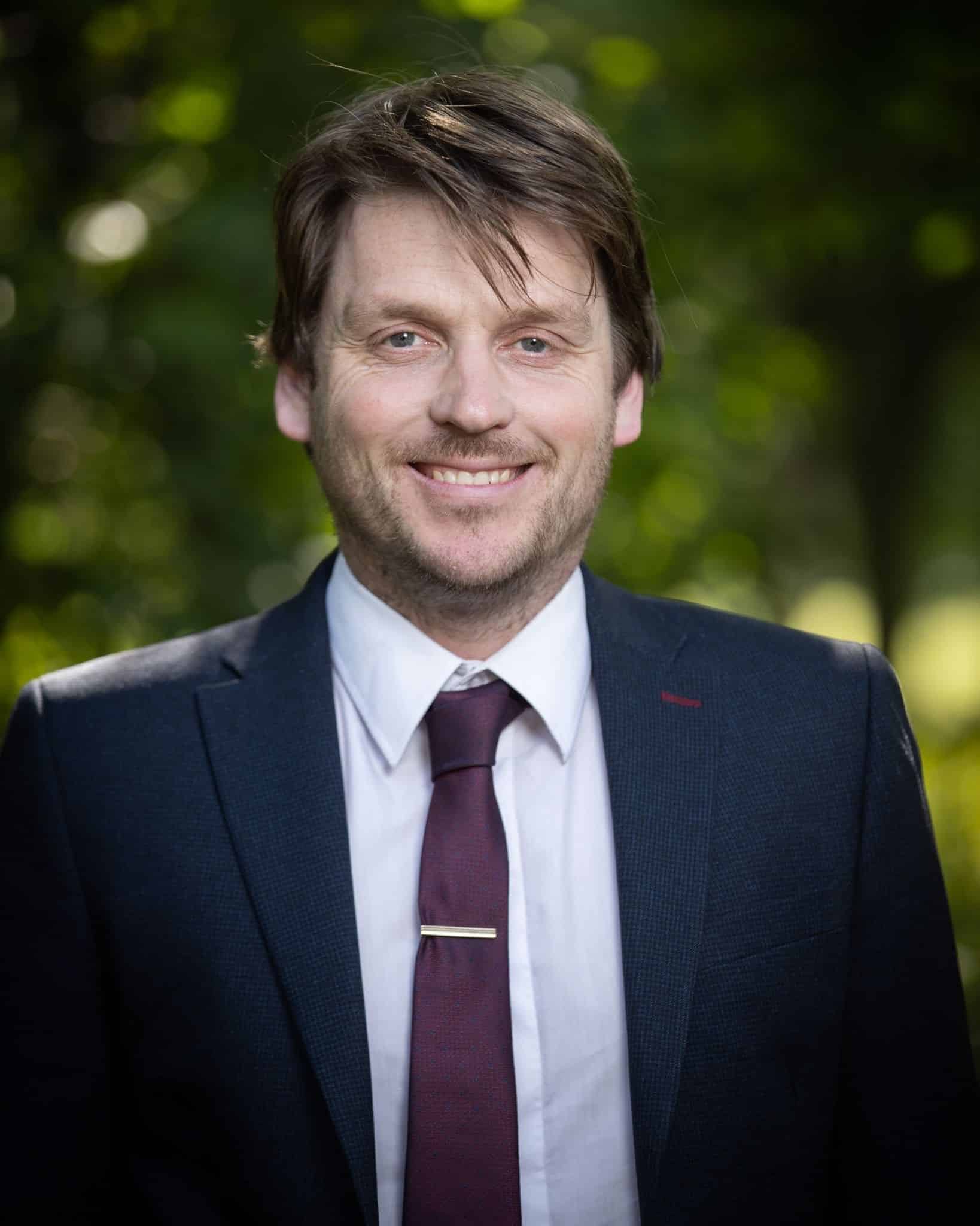 Simon headshot